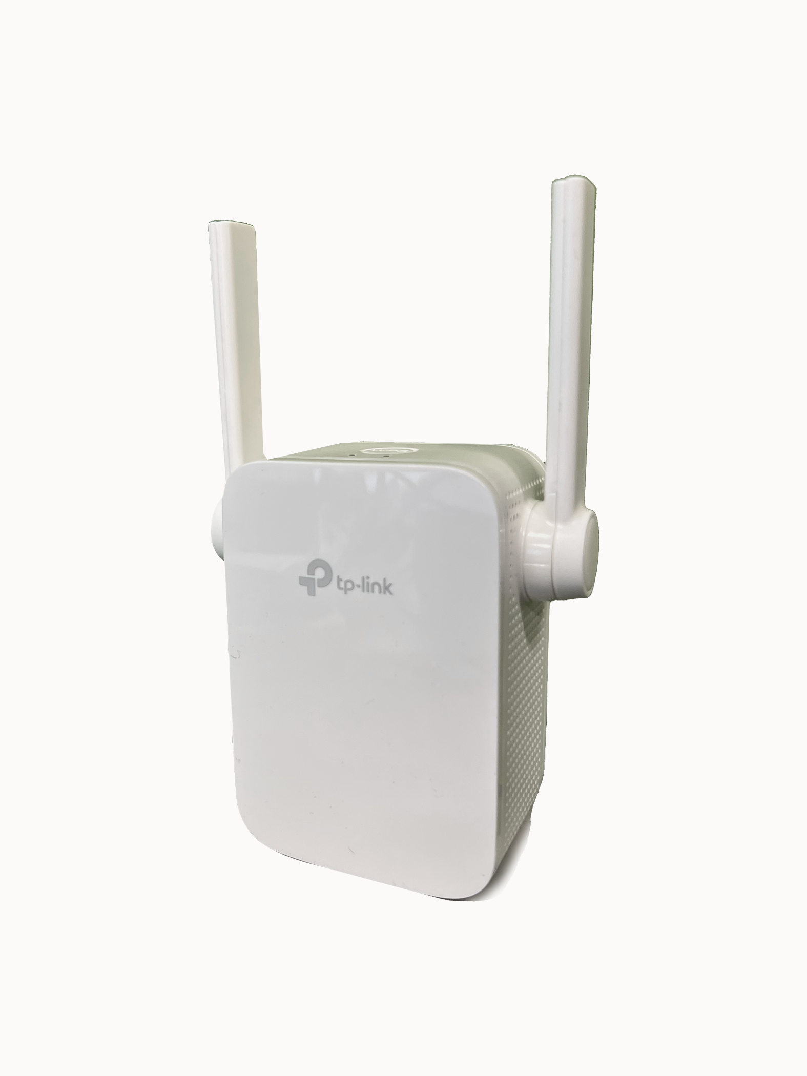 TP Link RE105 300Mbps Wi-Fi Range Extender - Basement Defender™